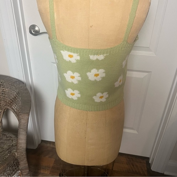 Altar’d State green with daisies knit cropped tank top. Large - Picture 3 of 6